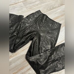 LEATHER PANTS